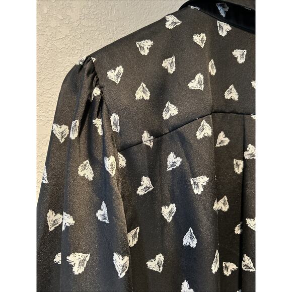 Chicos Women’s Lg Button Up Blouse Heart Print Graffiti Black Satin Whimsigoth - Picture 9 of 12